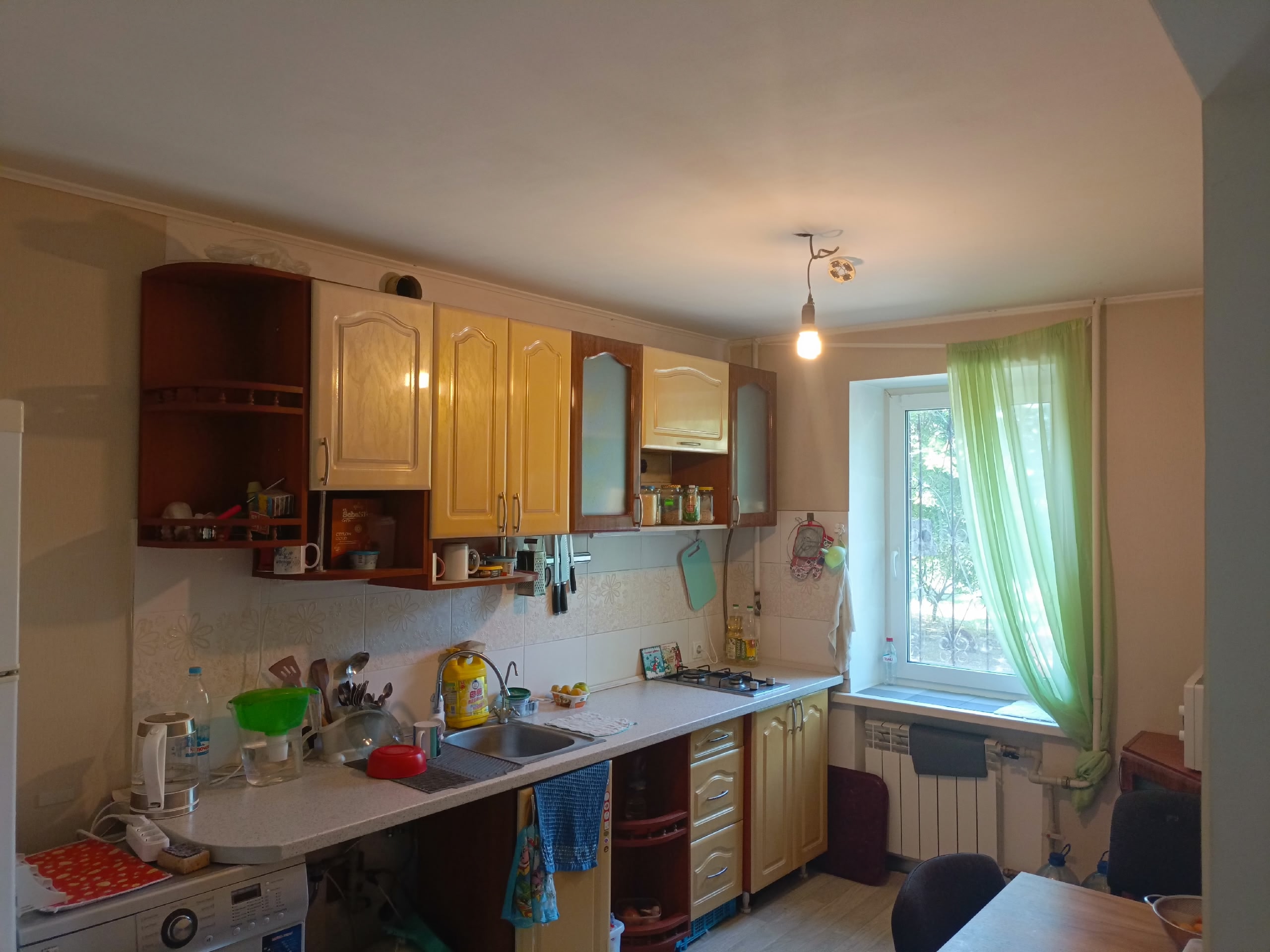 🏡 Продам уютную 3-комнатную квартиру с евроремонтом! 📍 г. Луганск, Ленинский район, кв-л Димитрова, 📐 Площадь: 66 м² 🏢 Этаж: 1/9 🛠 Состояние: евроремонт 📝 Перепланировка узаконена 🛋 Мебель и техника остаются новым владельцам ✅ Квартира полностью готова к проживанию ✅ Отличное расположение — в шаговой доступно...