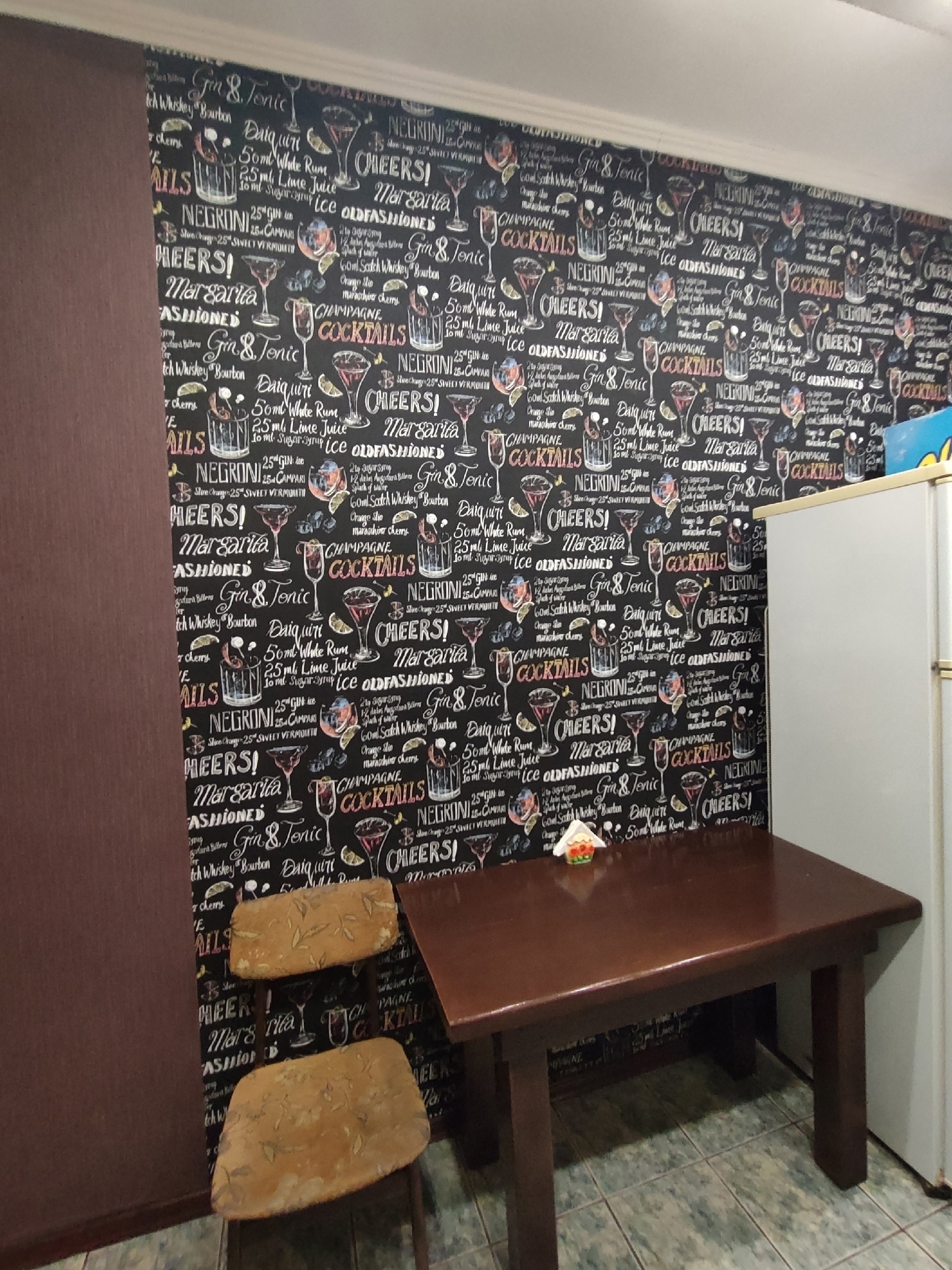 🏡 Продам 4-комнатную квартиру в пгт. Юбилейный 📍 Ул. Котовского | 1 этаж / 3 | Кирпичный дом 📐 Общая площадь: 99,1 м² 🛏 Жилая: 77 м² — Комнаты: 32,5 / 12 / 16,3 / 16,2 м² 🍽 Кухня: 9,1 м² 🚪 Коридор: 7,6 м² 🛁 Раздельный санузел: — ванная — 4,5 м² — туалет — 0,9 м² 🔹 Высокие потолки — 2,6 м 🪟 Металлопластиковые ...