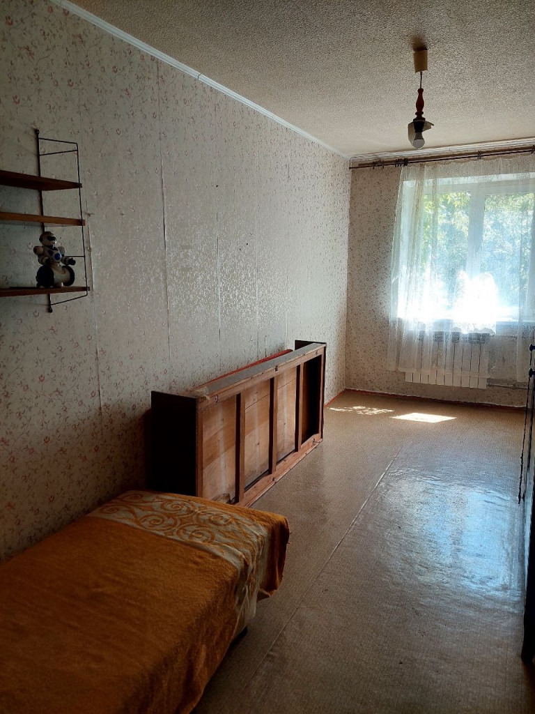🏡 Продаётся 2-комнатная квартира в Жовтневом районе! 📍 кв. Гагарина, рядом музыкальная школа | 2/5 эт. | 45,6 м² ✨ Характеристики: — Санузел раздельный, кафель — Бойлер, новые радиаторы, м/п разводка и окна — Балкон застеклён — Счётчики установлены 🌆 Преимущества: ✔ Тихий и удобный район ✔ В шаговой доступнос...
